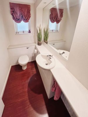 Guest wc- click for photo gallery